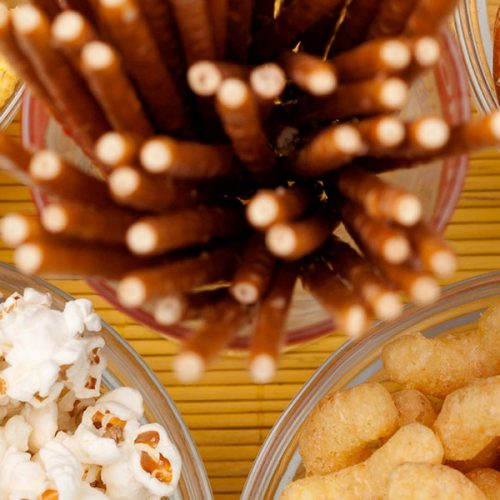 picture of a wide variety of snacks