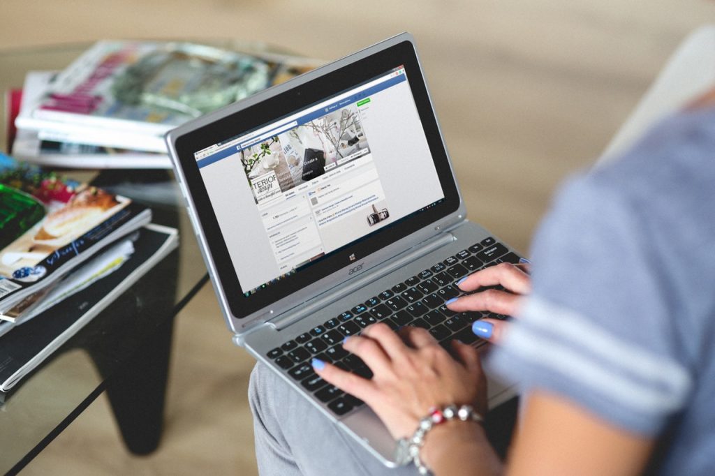 Strategies to Remain Competitive with Facebook Advertising